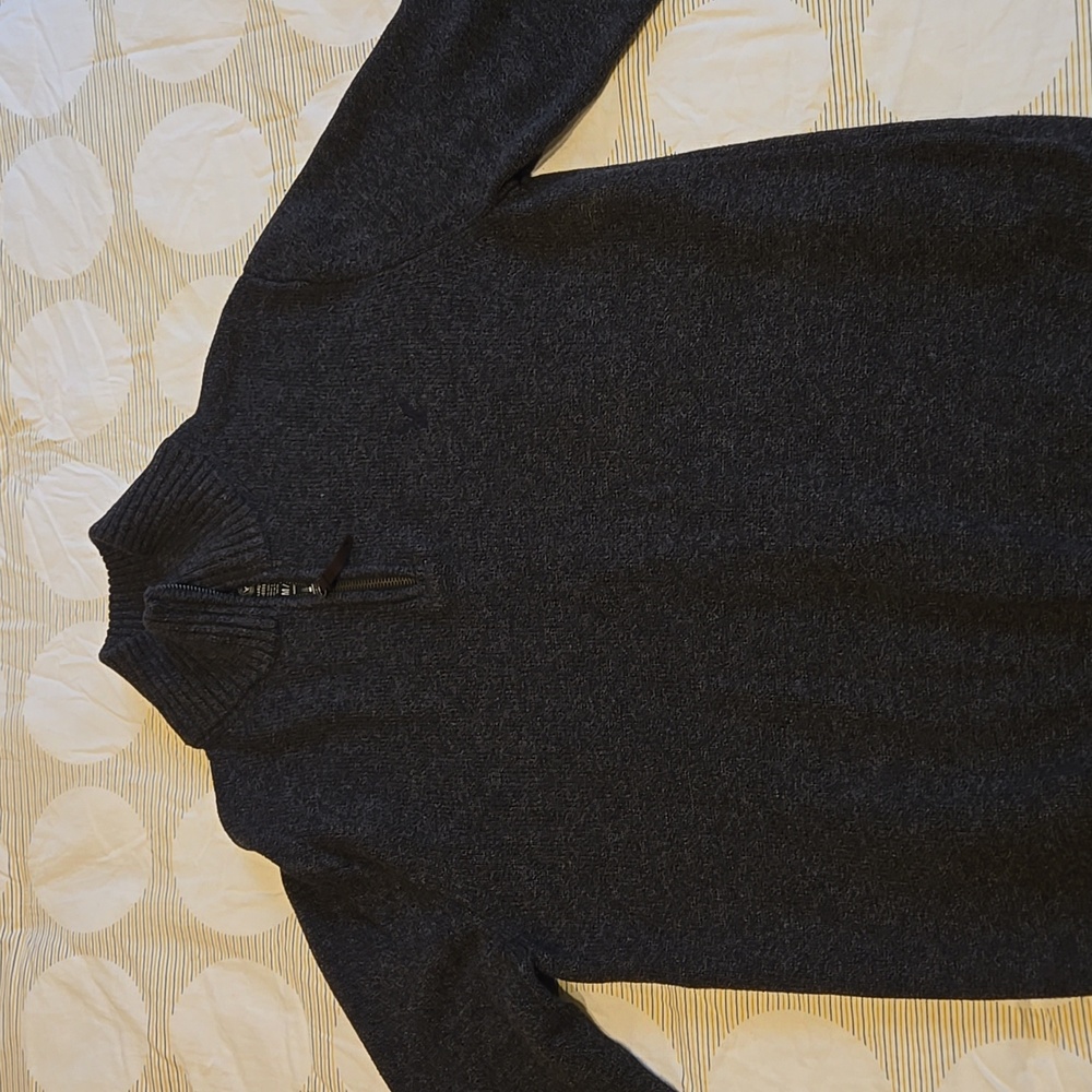 American Eagle mens 1/4 zip sweater, medium